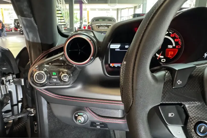 Ferrari F8 din 2021 cu 9.200 km - oferta FER230426 - foto 24