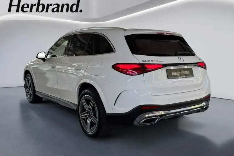 Mercedes-Benz GLC 300 (Clasa GLC) din 2025 cu 18.075 km - oferta MER230445 - foto 4