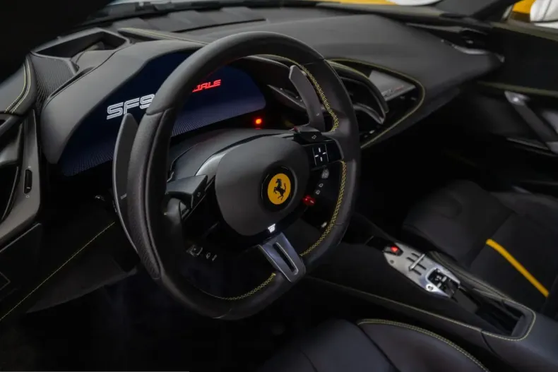 Ferrari SF90 din 2022 cu 7.300 km - oferta FER230455 - foto 19