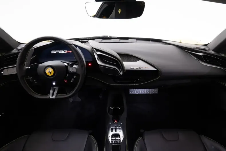 Ferrari SF90 din 2022 cu 7.300 km - oferta FER230455 - foto 20