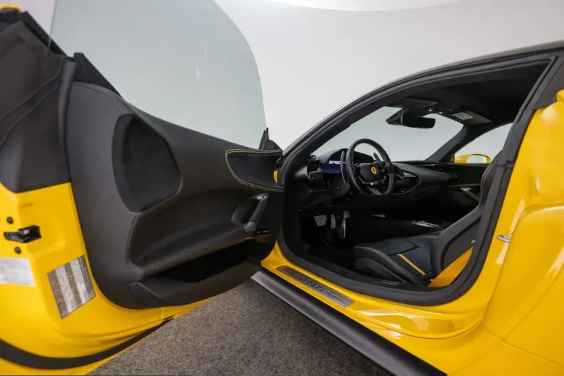 Ferrari SF90 din 2022 cu 7.300 km - oferta FER230455 - foto 41