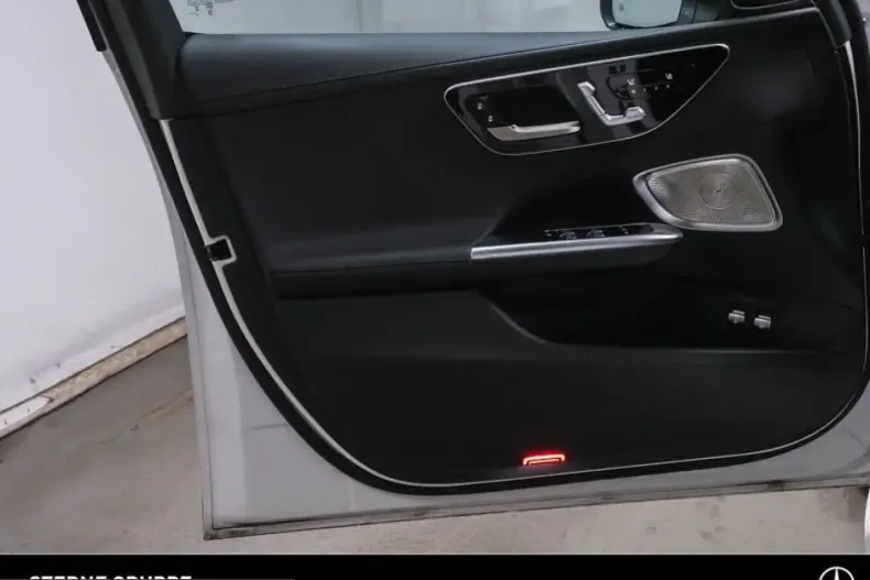 Mercedes-Benz C 300 (Clasa C) din 2024 cu 9.628 km - oferta MER230463 - foto 9