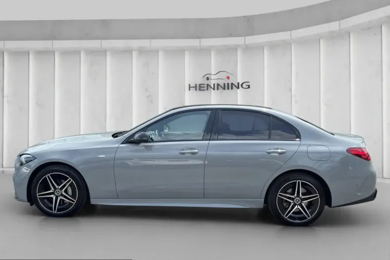 Mercedes-Benz C 300 (Clasa C) din 2025 cu 15.868 km - oferta MER230464 - foto 2