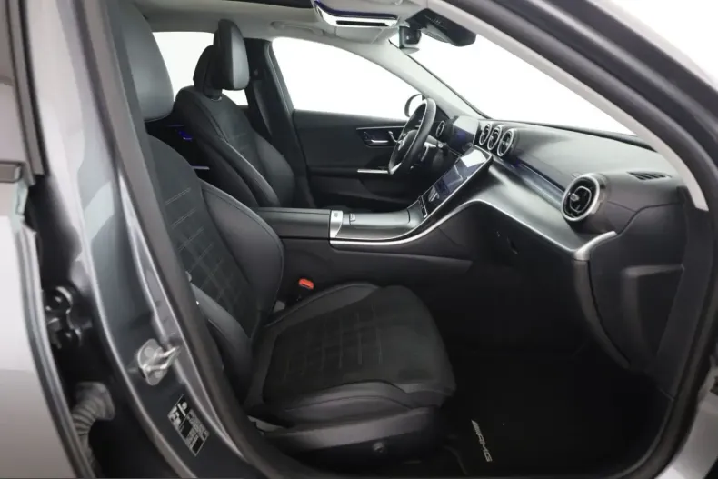 Mercedes-Benz C 300 (Clasa C) din 2025 cu 25.600 km - oferta MER230466 - foto 9