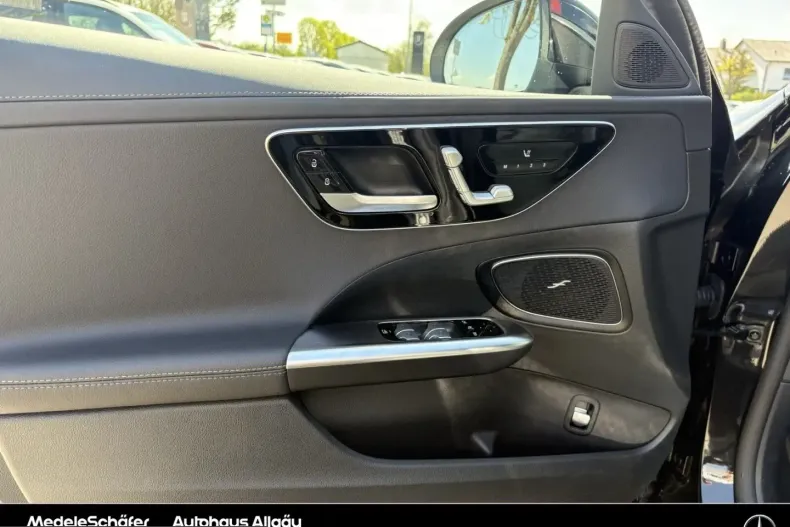 Mercedes-Benz C 300 (Clasa C) din 2024 cu 17.700 km - oferta MER230467 - foto 11
