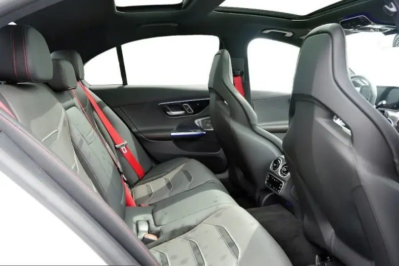 Mercedes-Benz C 63 AMG (Clasa C) din 2023 cu 5.973 km - oferta MER230468 - foto 6