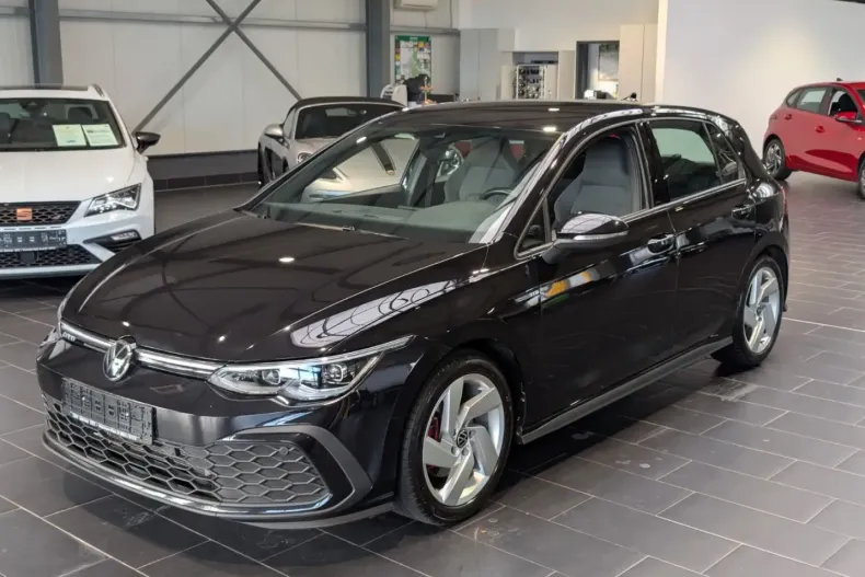 Volkswagen Golf din 2022 cu 67.000 km - oferta VOL230474 - foto 1