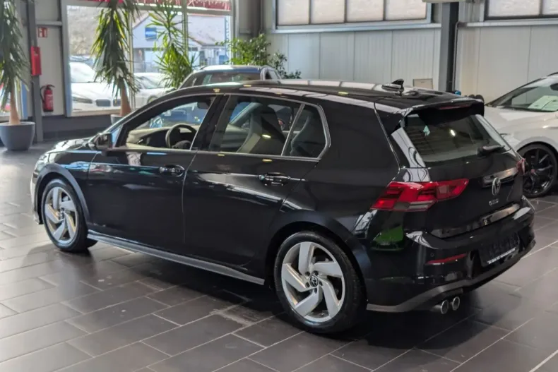 Volkswagen Golf din 2022 cu 67.000 km - oferta VOL230474 - foto 2
