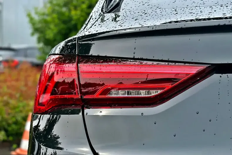 Audi Q3 din 2024 cu 14.790 km - oferta AUD230481 - foto 32