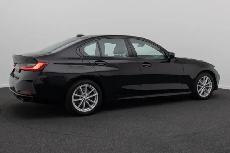 BMW 318i (Seria 3) din 2024 cu 42.329 km - oferta BMW230482 - foto 6