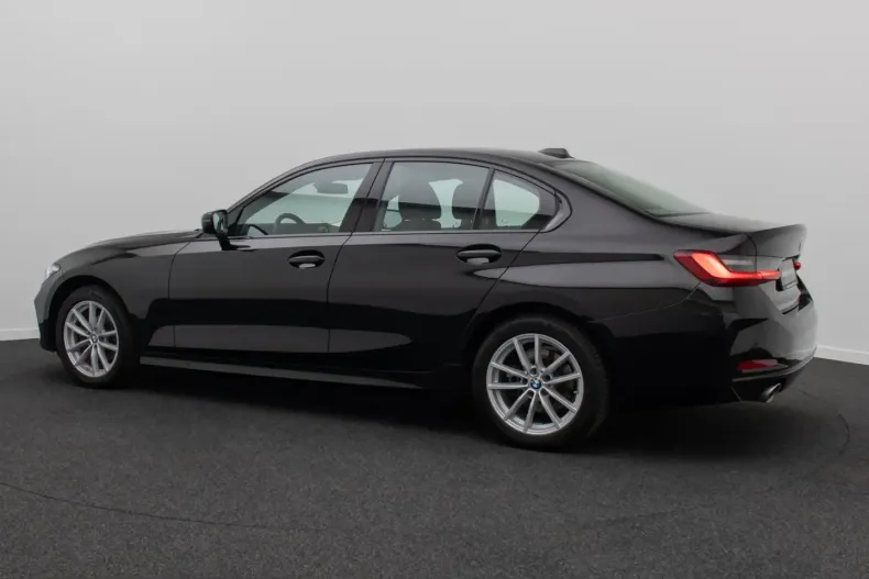 BMW 318i (Seria 3) din 2024 cu 42.329 km - oferta BMW230482 - foto 10