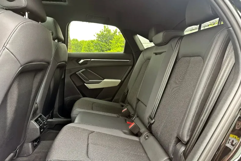 Audi Q3 din 2024 cu 11.250 km - oferta AUD230485 - foto 28