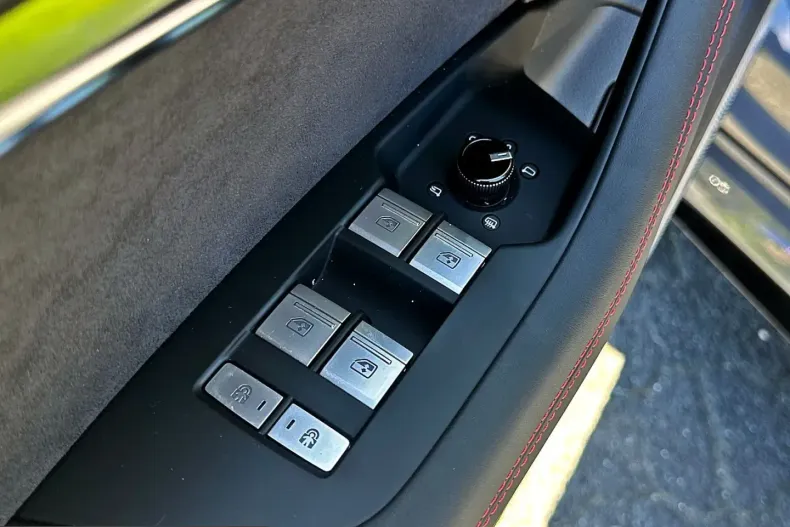 Audi RS7 din 2025 cu 15.998 km - oferta AUD230487 - foto 10