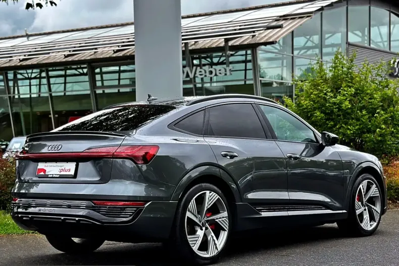 Audi Q8 e-tron din 2023 cu 61.980 km - oferta AUD230493 - foto 2