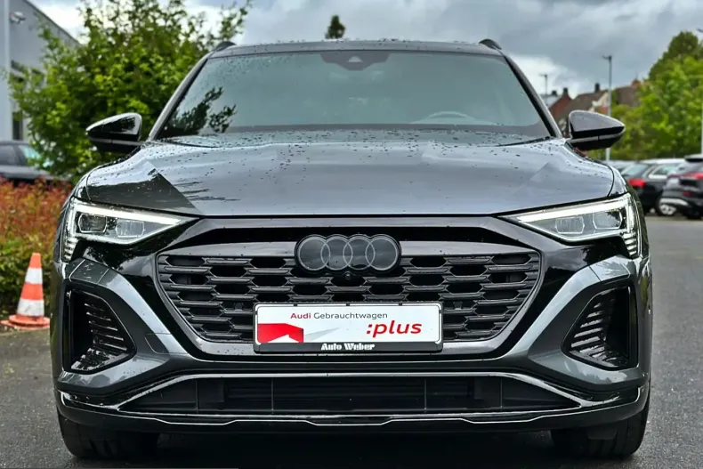 Audi Q8 e-tron din 2023 cu 61.980 km - oferta AUD230493 - foto 3