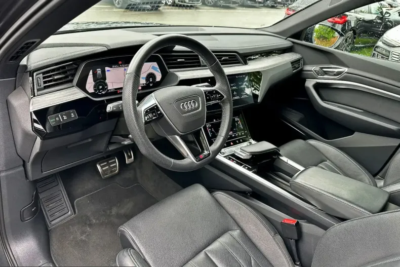 Audi Q8 e-tron din 2023 cu 61.980 km - oferta AUD230493 - foto 11