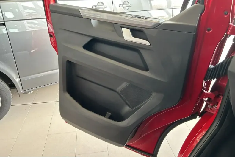 Volkswagen T6 Multivan din 2022 cu 75.267 km - oferta VOL230528 - foto 13