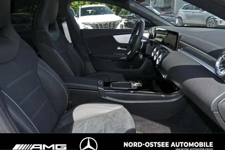 Mercedes-Benz CLA 200 (Clasa CLA) din 2025 cu 12.122 km - oferta MER230536 - foto 11