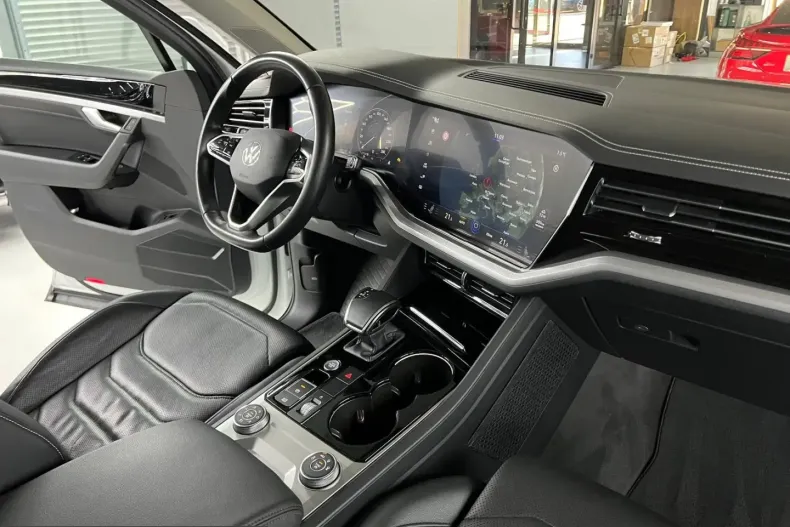 Volkswagen Touareg din 2022 cu 89.000 km - oferta VOL230542 - foto 19