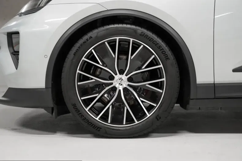Porsche Macan din 2024 cu 22.500 km - oferta POR230551 - foto 6