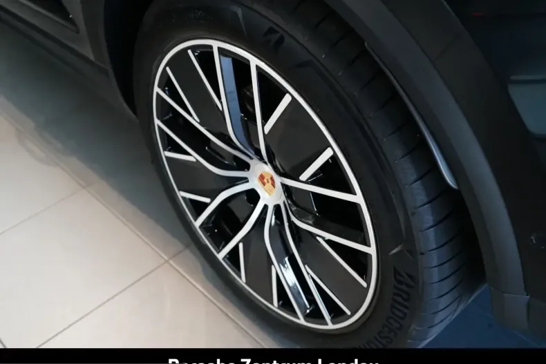 Porsche Macan din 2025 cu 15.990 km - oferta POR230554 - foto 38