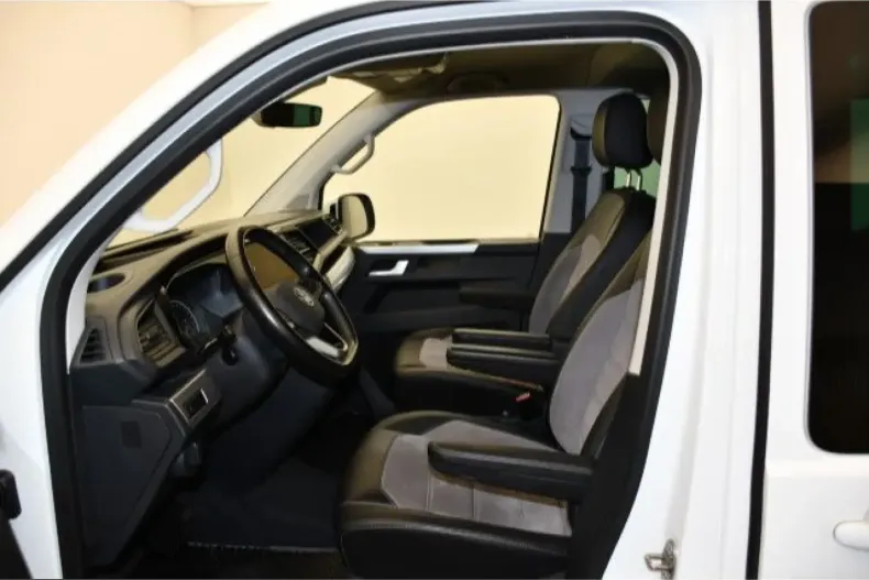Volkswagen T6 Multivan din 2022 cu 99.850 km - oferta VOL230565 - foto 2