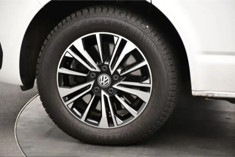 Volkswagen T6 Multivan din 2022 cu 99.850 km - oferta VOL230565 - foto 11