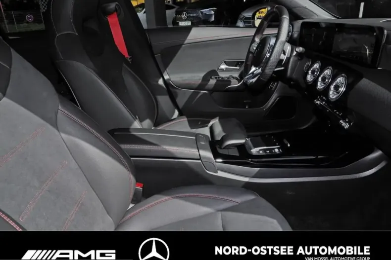 Mercedes-Benz CLA 35 AMG (Clasa CLA) din 2022 cu 42.638 km - oferta MER230567 - foto 11