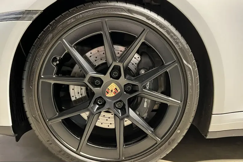Porsche 992 din 2024 cu 13.800 km - oferta POR230576 - foto 12