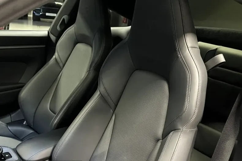 Porsche 992 din 2024 cu 13.800 km - oferta POR230576 - foto 14