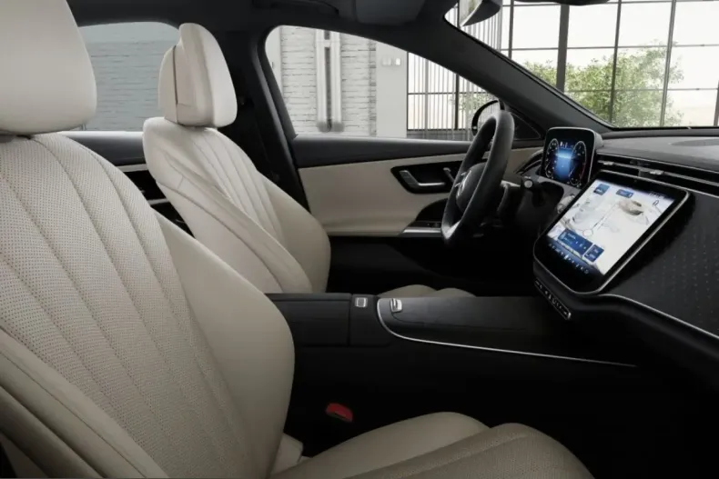 Mercedes-Benz E 220 (Clasa E) din 2025 cu 12.889 km - oferta MER230581 - foto 8