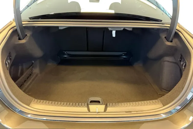 Mercedes-Benz E 220 (Clasa E) din 2025 cu 23.690 km - oferta MER230585 - foto 6