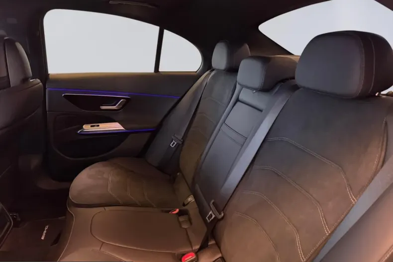 Mercedes-Benz E 220 (Clasa E) din 2025 cu 23.690 km - oferta MER230585 - foto 8