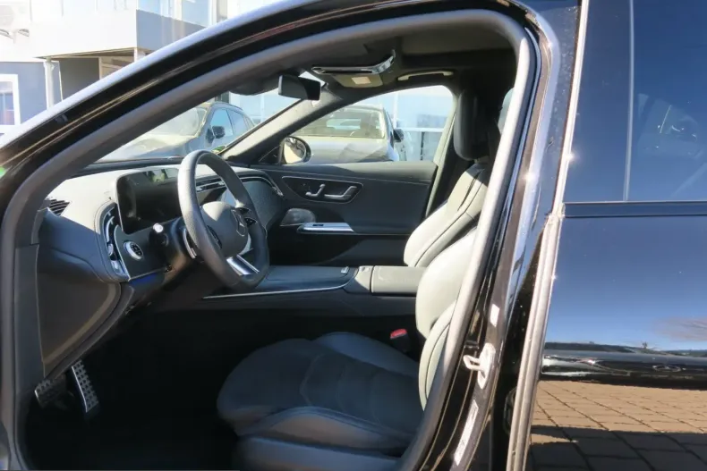 Mercedes-Benz E 200 (Clasa E) din 2024 cu 24.419 km - oferta MER230588 - foto 5