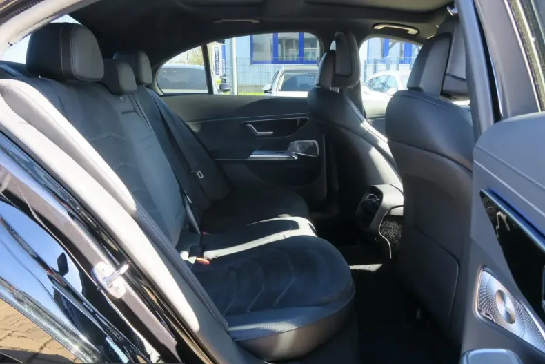 Mercedes-Benz E 200 (Clasa E) din 2024 cu 24.419 km - oferta MER230588 - foto 8