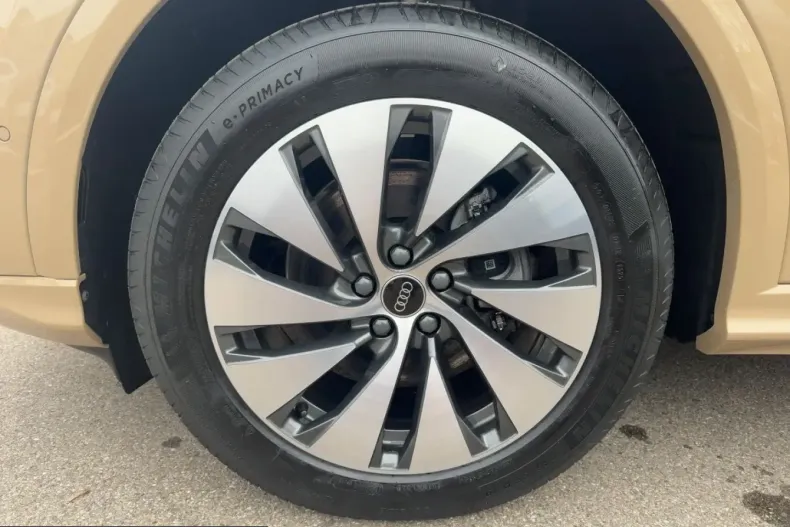 Audi Q5 din 2025 cu 5.481 km - oferta AUD230616 - foto 11