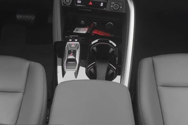 Audi Q5 din 2025 cu 7.992 km - oferta AUD230619 - foto 12