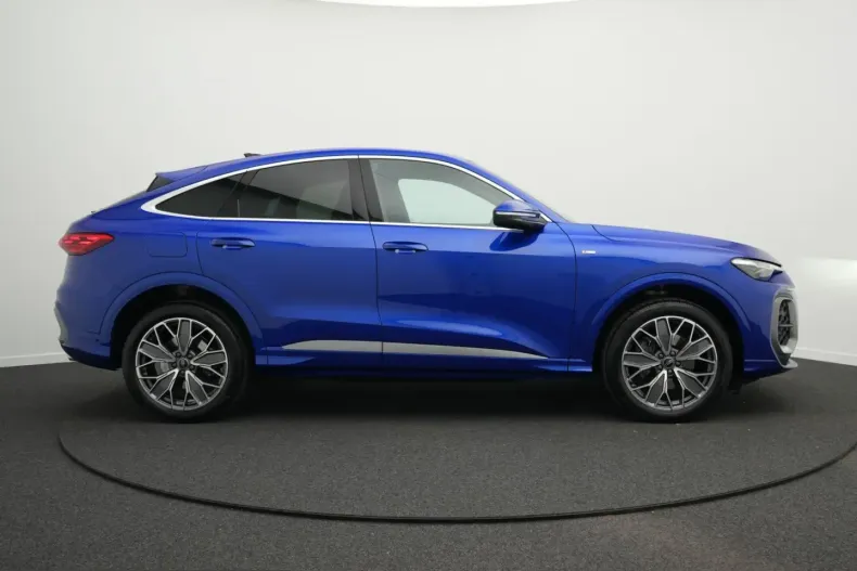 Audi Q5 din 2025 cu 7.500 km - oferta AUD230620 - foto 9