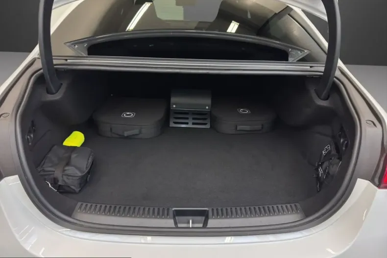 Mercedes-Benz E 53 AMG (Clasa E) din 2025 cu 9.476 km - oferta MER230634 - foto 11