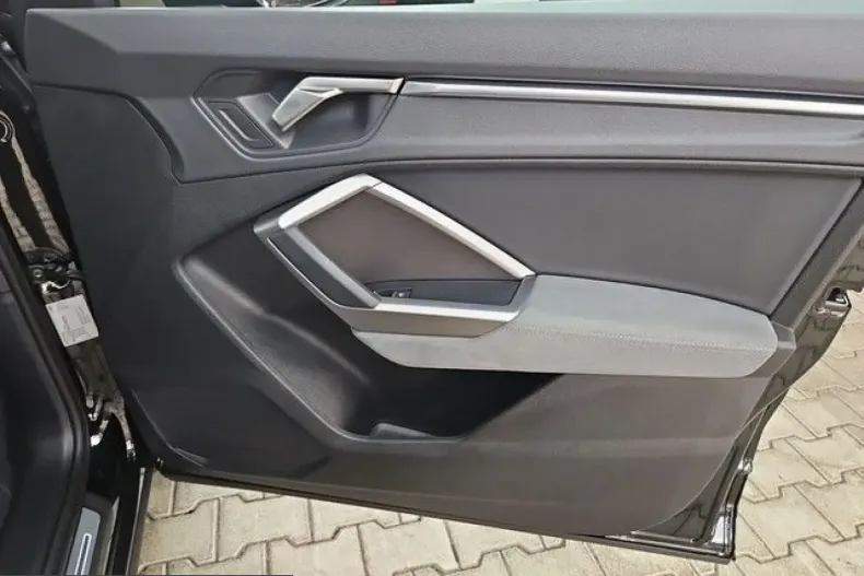 Audi Q3 din 2025 cu 10.848 km - oferta AUD230639 - foto 18