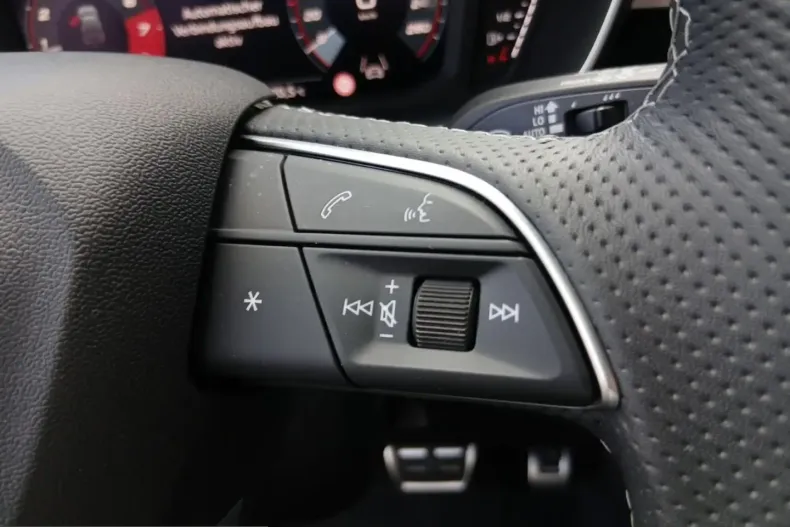 Audi Q3 din 2025 cu 10.008 km - oferta AUD230642 - foto 12