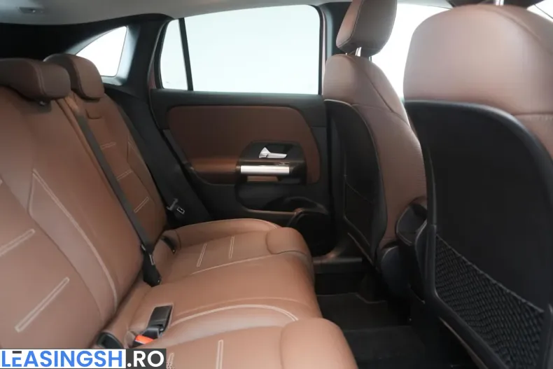 Mercedes-Benz GLA 220 (Clasa GLA) din 2023 cu 48.000 km - oferta MER230648 - foto 8