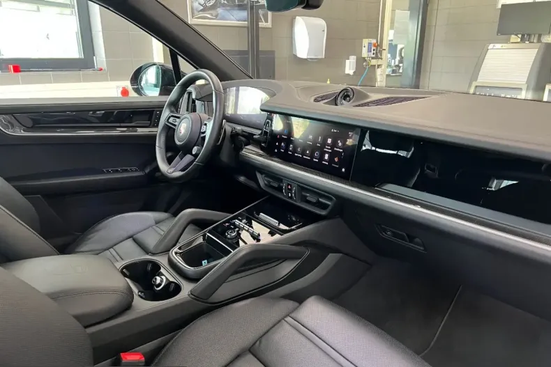 Porsche Cayenne din 2024 cu 7.800 km - oferta POR230660 - foto 13