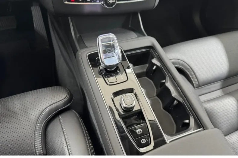 Volvo XC90 din 2025 cu 24.565 km - oferta VOL230667 - foto 29