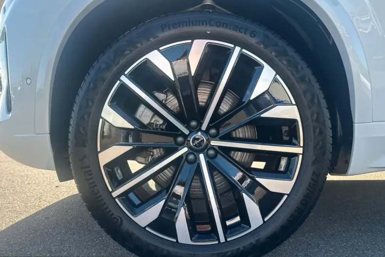 Volvo XC90 din 2025 cu 11.000 km - oferta VOL230669 - foto 3