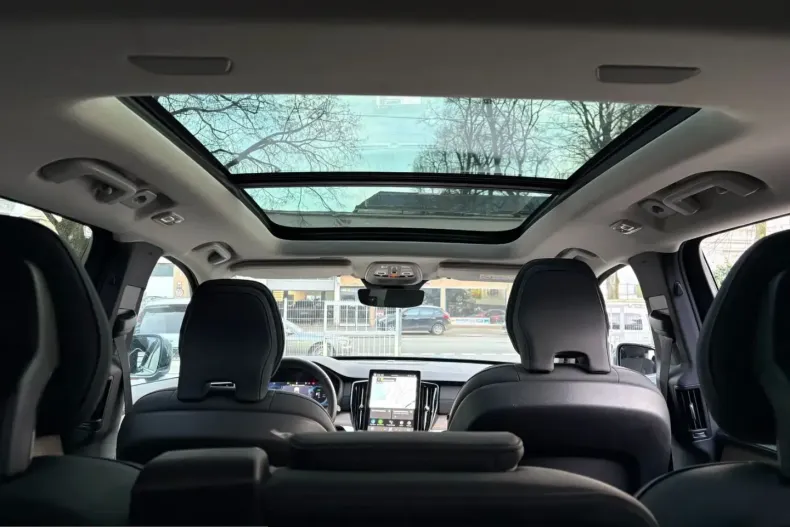 Volvo XC90 din 2025 cu 21.671 km - oferta VOL230671 - foto 13