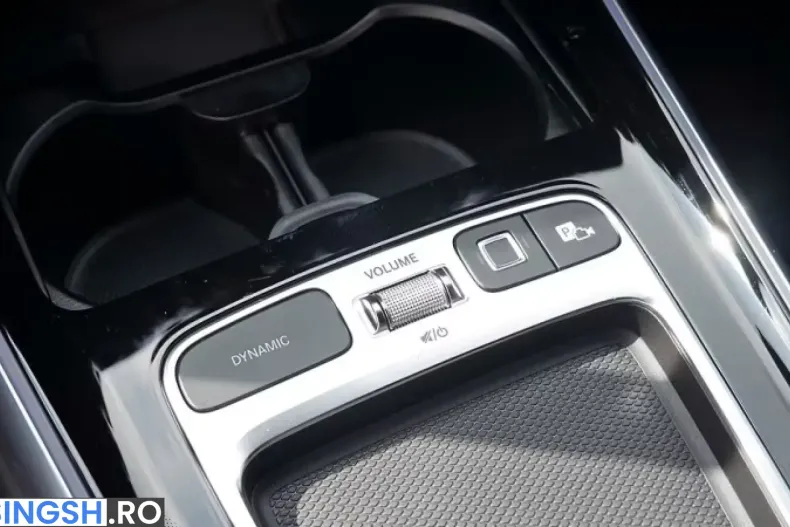 Mercedes-Benz GLA 200 (Clasa GLA) din 2025 cu 9.999 km - oferta MER230711 - foto 9