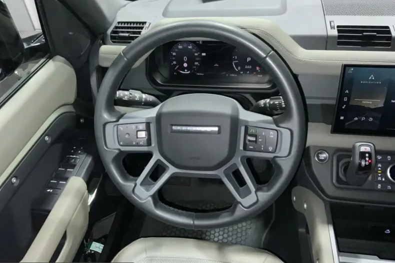 Land Rover Defender din 2024 cu 10.606 km - oferta LAN230744 - foto 10
