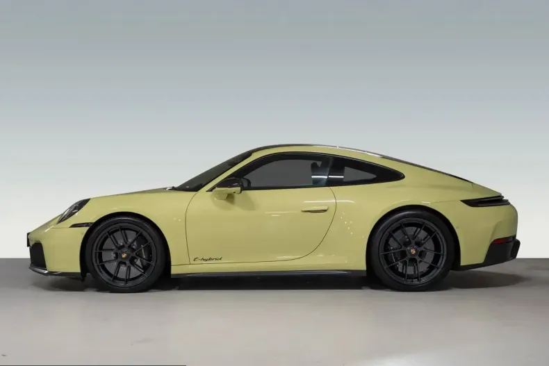 Porsche 992 din 2025 cu 4.200 km - oferta POR230745 - foto 2