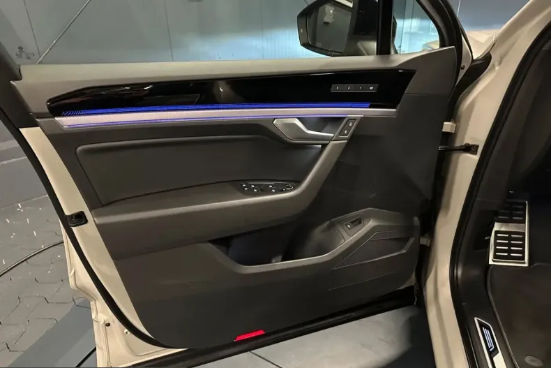 Volkswagen Touareg din 2023 cu 57.000 km - oferta VOL230747 - foto 12